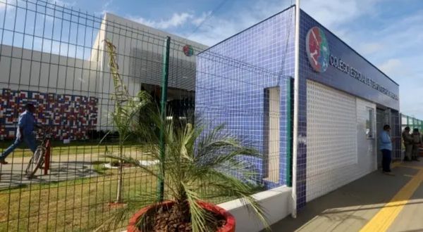 Jerônimo inaugura colégio estadual de tempo integral e obras de abastecimento de água em Iraquara