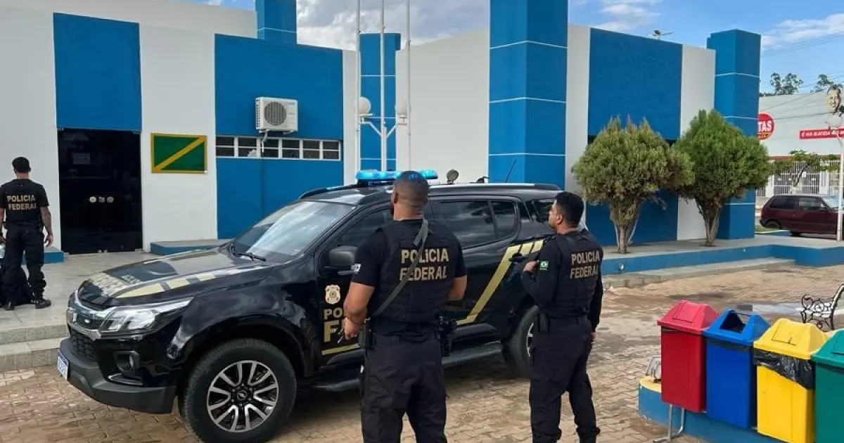 PF combate fraudes no Bolsa Família em prefeitura baiana; quase 50% de servidores recebiam benefício