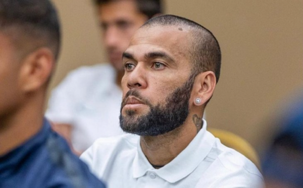 Daniel Alves é condenado a quatro anos e meio de prisão por agressão sexual