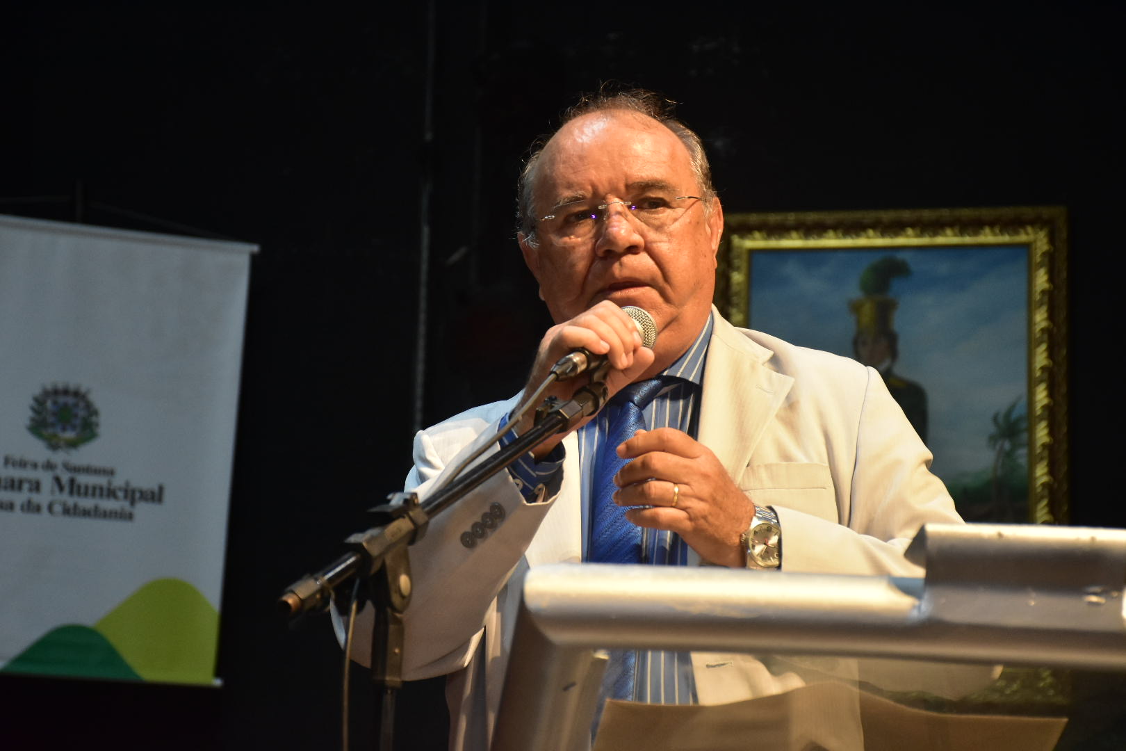 Vereador de Feira de Santana tenta homenagear feminicida em sessão da Câmara