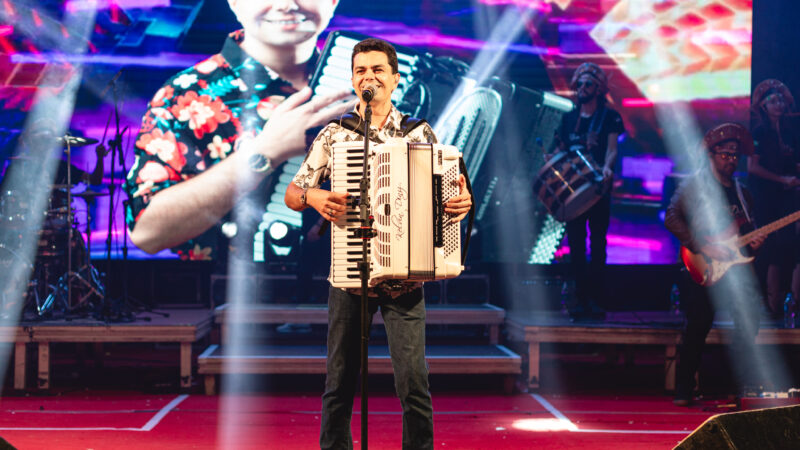 Kelvin Diniz lança hit “A Madeira vaiDeitar” já no clima do São João