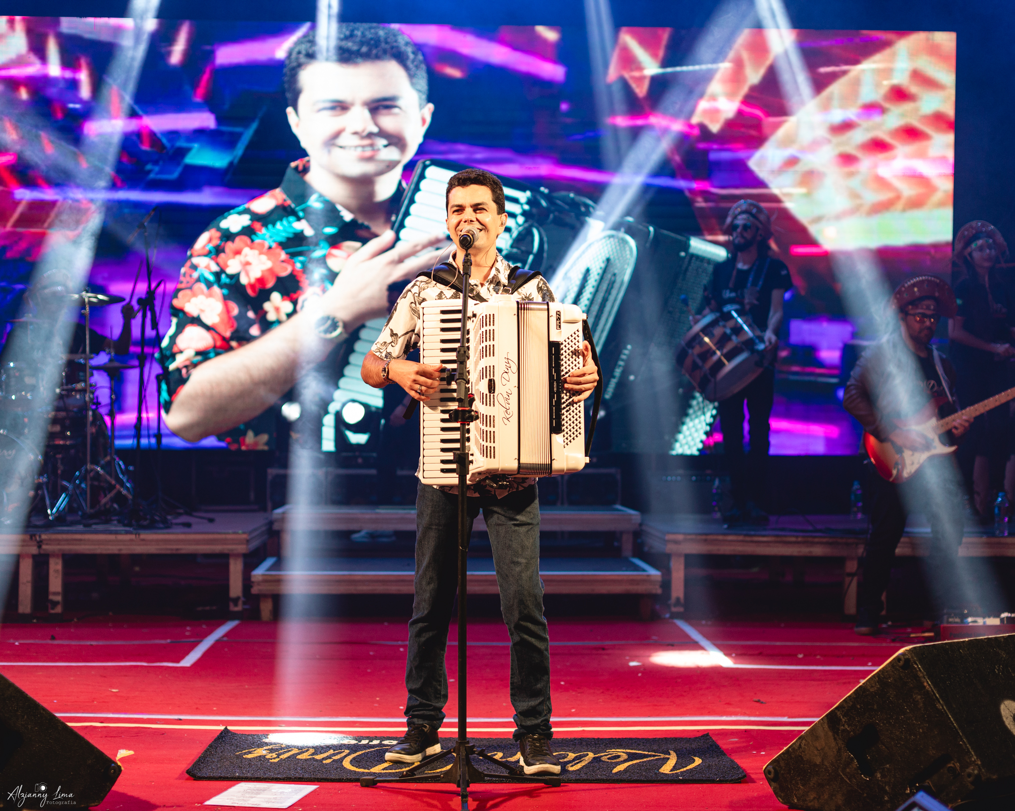 Kelvin Diniz lança hit “A Madeira vaiDeitar” já no clima do São João