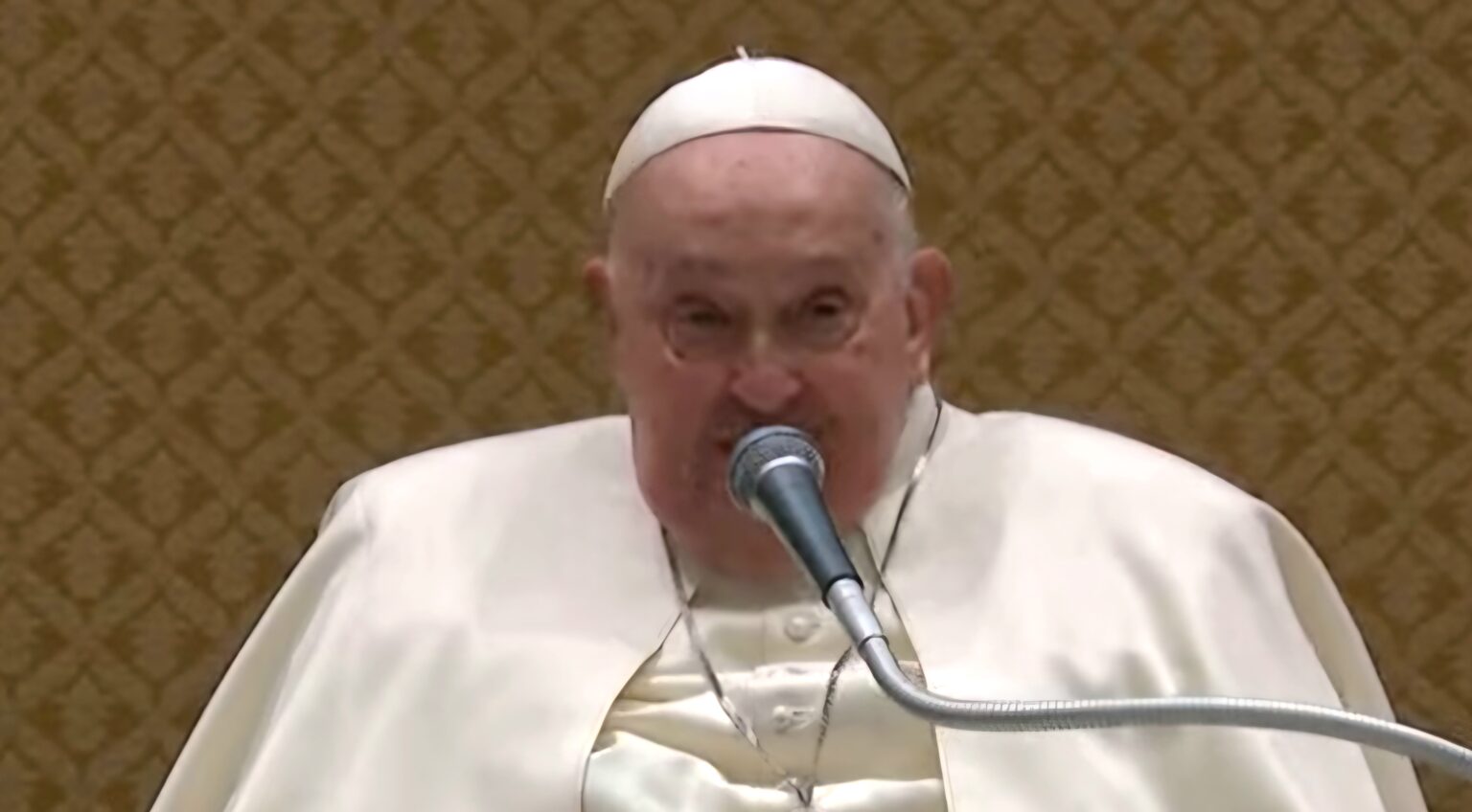 Papa Francisco morre aos 88 anos no Vaticano