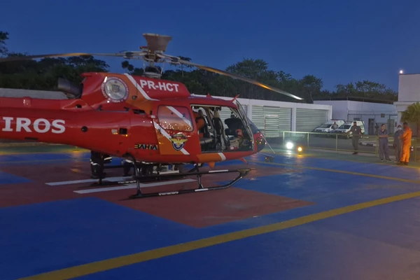 Professora é transportada para hospital após desabamento de teto de escola em Itaparica