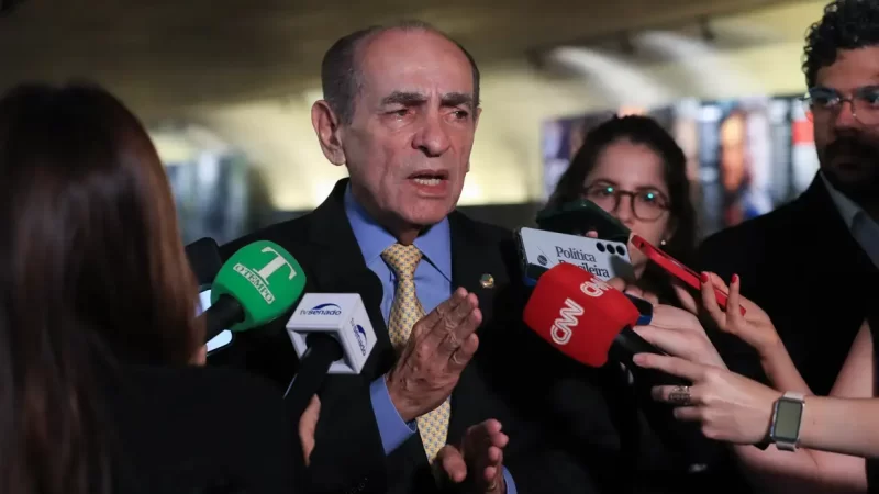 CCJ do Senado aprova fim da reeleição para cargos do Executivo