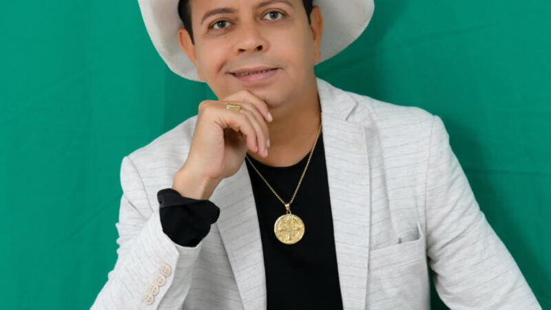 Cantor Elson dos Teclados está internado em UTI e passa por hemodiálise após parada dos rins