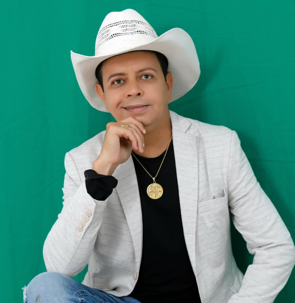 Cantor Elson dos Teclados está internado em UTI e passa por hemodiálise após parada dos rins