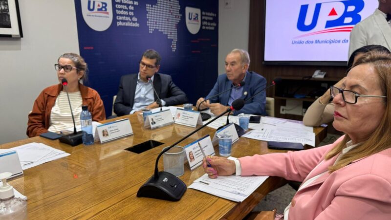 Reunião na UPB discute crise hídrica no Rio Utinga e propõe soluções estruturais