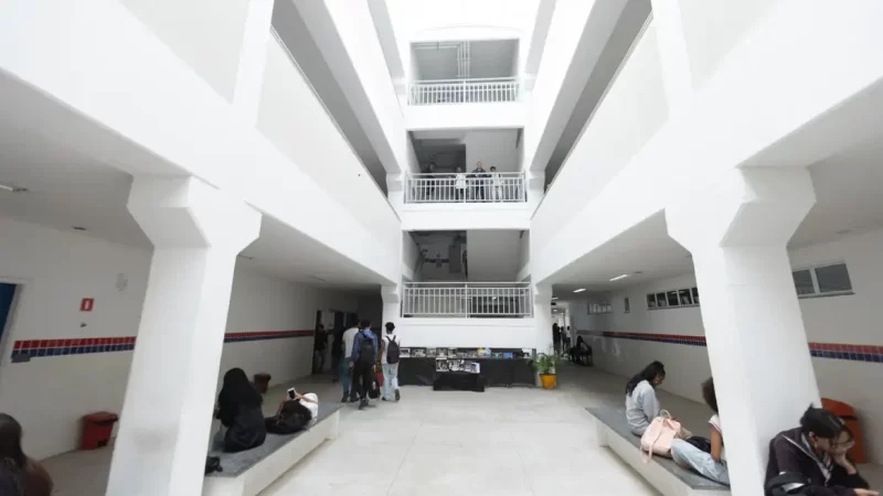 Escola em tempo integral deve ter jornada mínima de 35 horas semanais