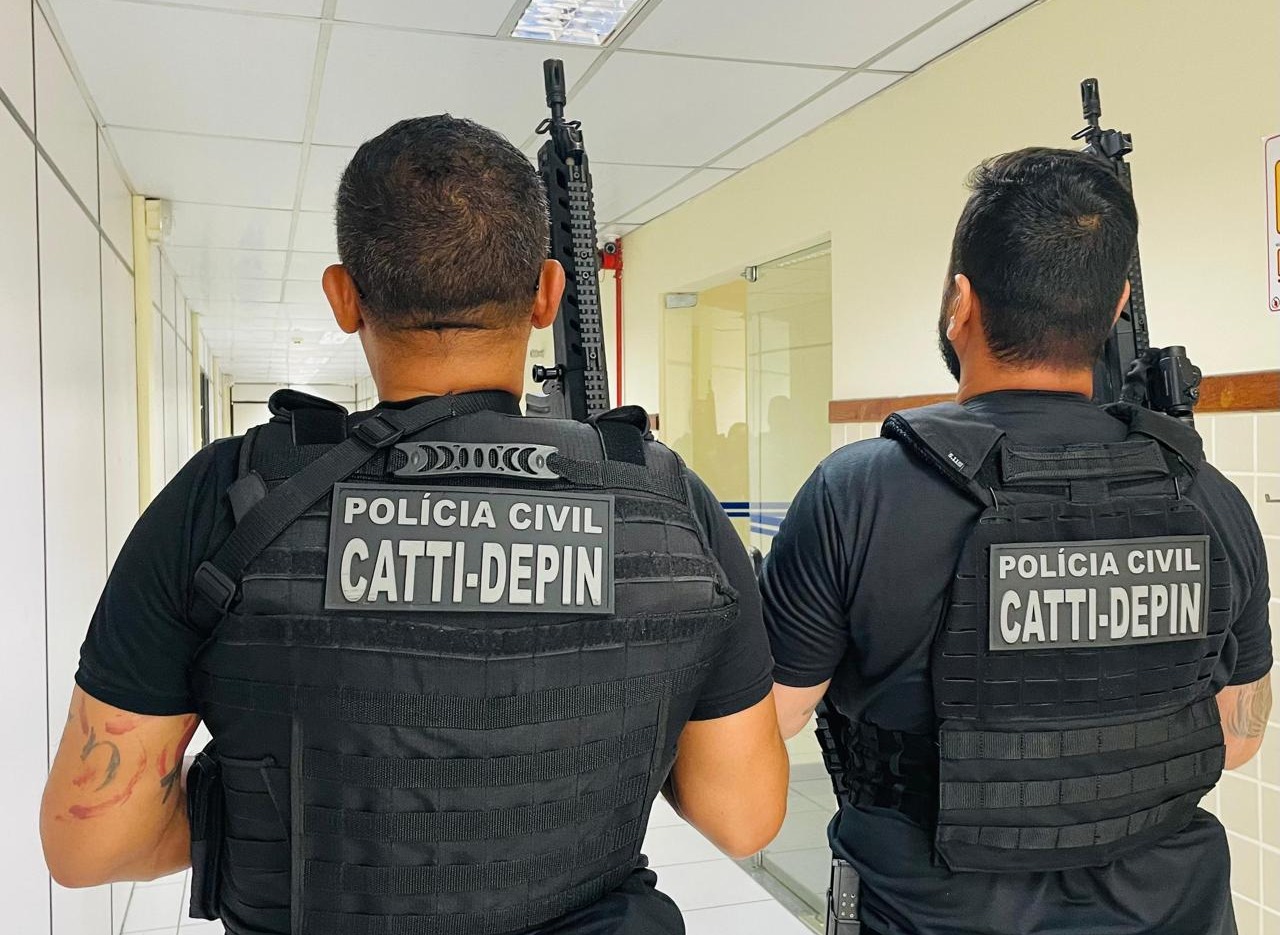 Ação rápida da PM resulta na apreensão de arma de fogo e recuperação de motocicleta roubada em Iramaia