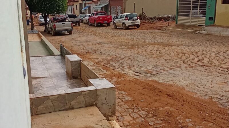 Chuvas causam transtornos e prefeitura adia evento em Wagner Ba