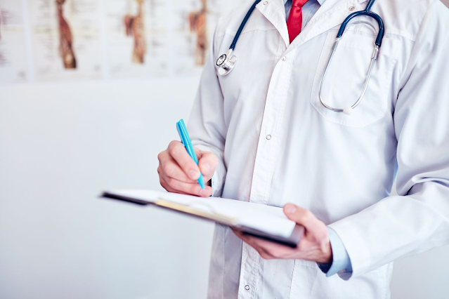 Governo da Bahia abre 60 vagas para estudantes de baixa renda cursarem Medicina em Cuba; veja como se inscrever