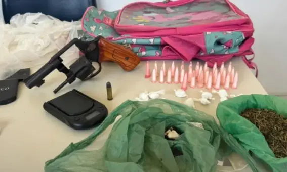 Polícia apreende drogas, arma e prendem suspeito em Bonito