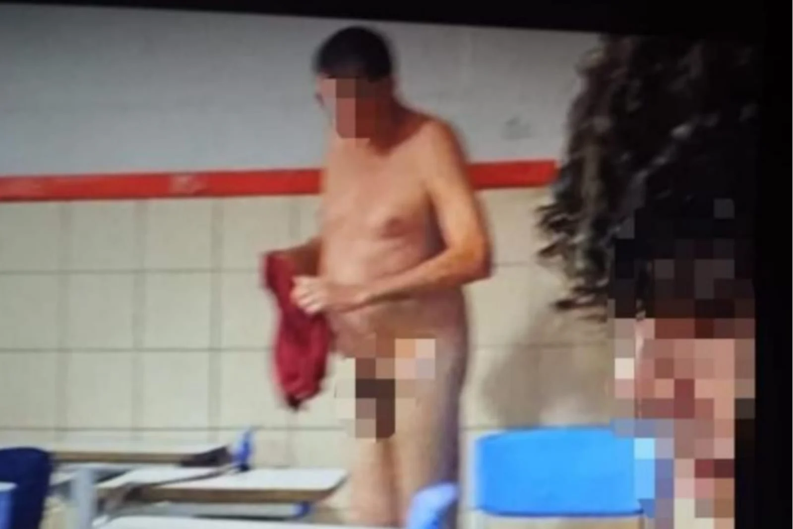 Professor fica pelado em sala de aula no interior do estado