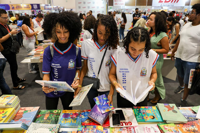 Escola de Utinga vai se apresentar na Bienal do Livro da Bahia 2026 com a obra “Pindorama aupaba”