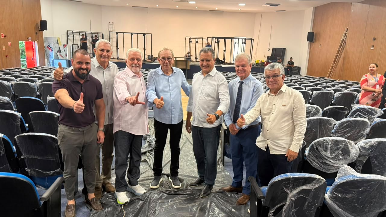 Wilson Cardoso recebe Jaques Wagner e Rui Costa para visita às obras da nova sede da UPB e destacam fortalecimento do municipalismo baiano
