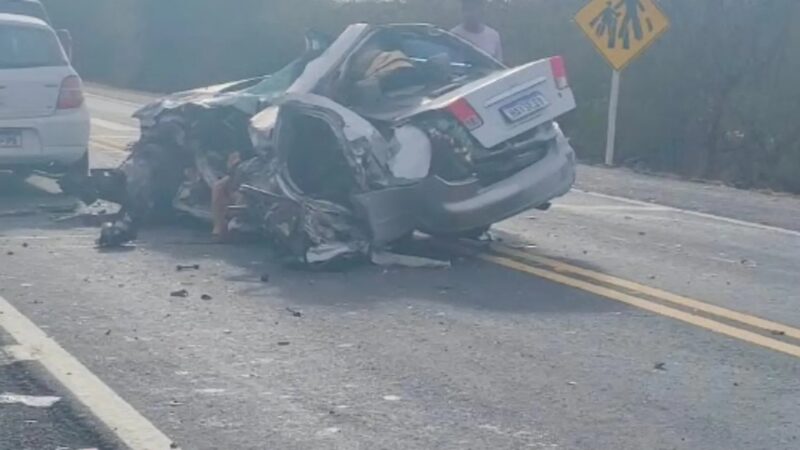 Acidente com quatro veículos deixa dois mortos na BA-052, em Ipirá